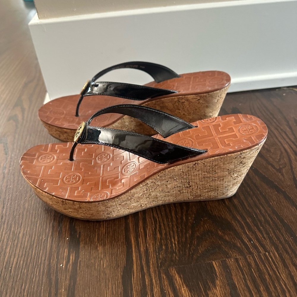 Tory Burch Thora Patent Black Thong Wedge Sandals